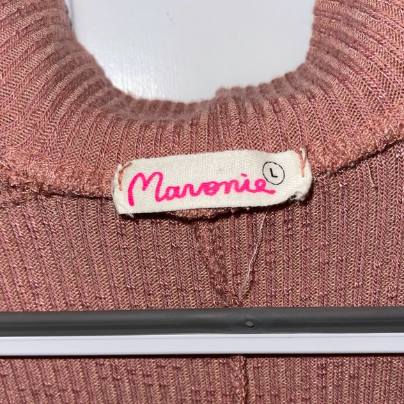 Cold shoulder long sleeve top - Picture 4 of 4